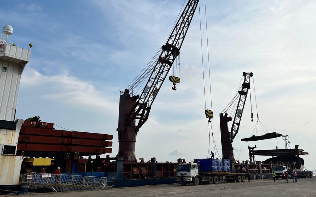 Shipyard crane and heavy lifting operations in Batam, Indonesia